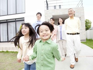 認知症の人が相続人の場合、遺産分割協議は無効に？解決策は成年後見人の選任