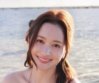 葉月ゆめさんの初の写真集「葉月ゆめファースト写真集 予知夢」（撮影：清田大介）