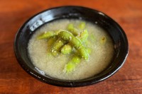 汁椀ではなく小さめの丼でたっぷりいただきました！