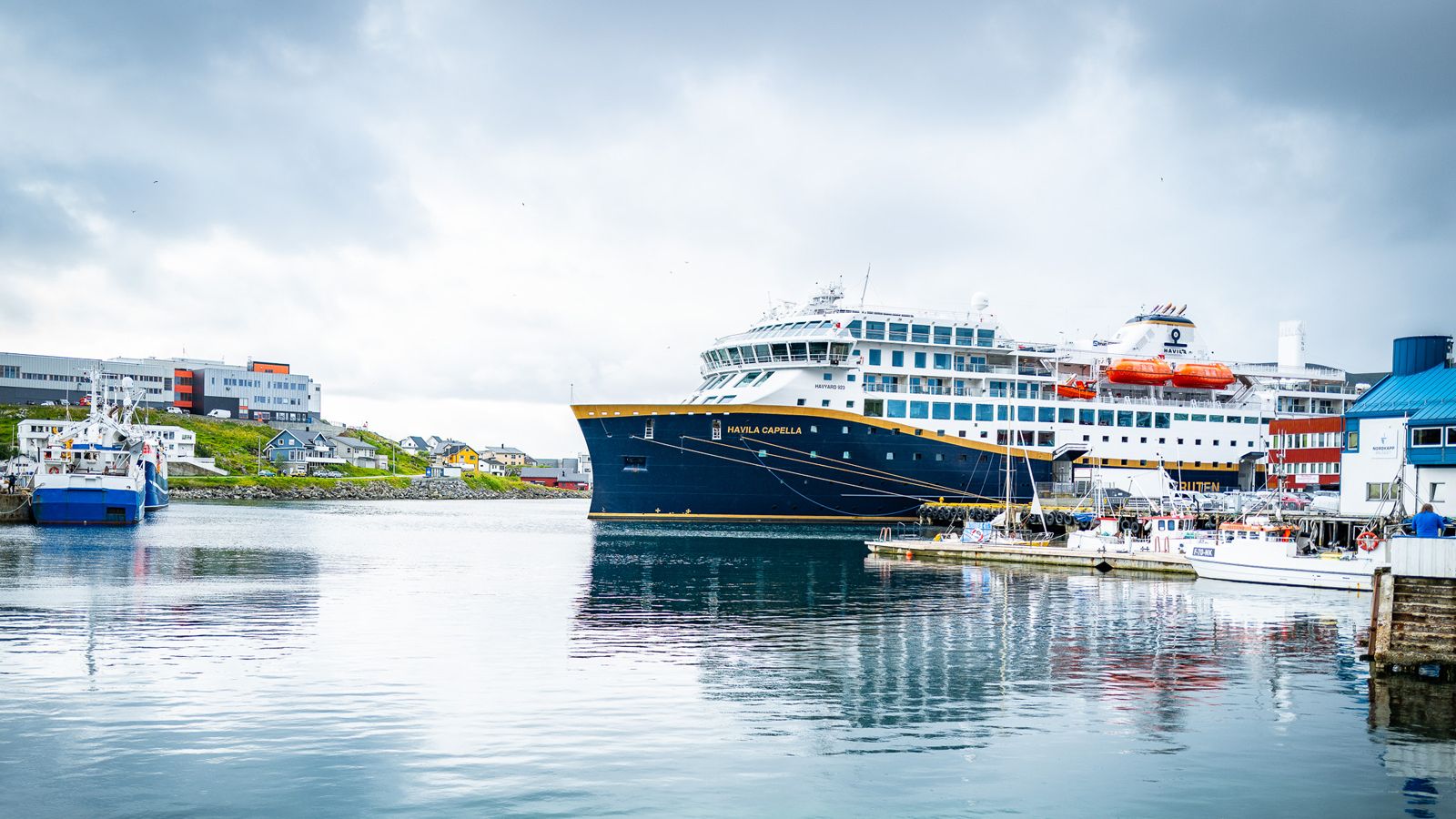 先住民の暮らしに触れ、クルーズ船でフィヨルドの<br>壮大な光景に息をのむノルウェーの旅。