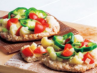 いちかわあやこさんの手作りごはん②　チキンクラストピザ