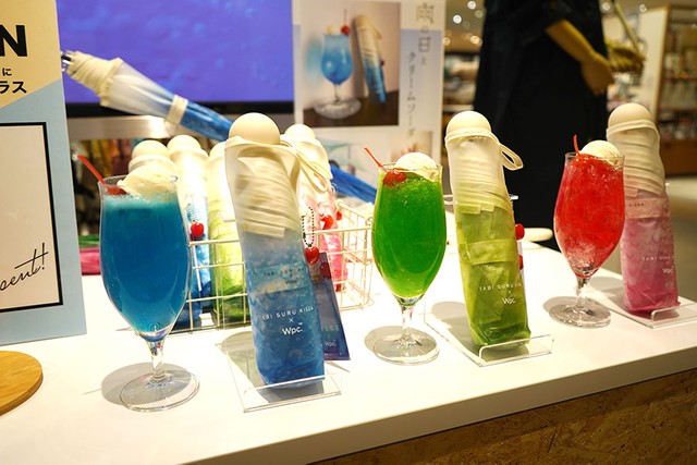 さくらんぼのチャームがたまらない「クリームソーダアンブレラ」（2530円）