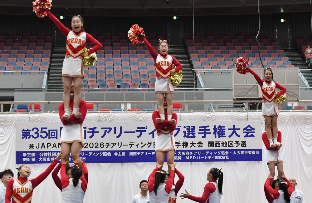 ６月の関西選手権を制した箕面自由学園の演技。このチームの練習に参加させて頂きました。和泉記者、付いていけるのか？
