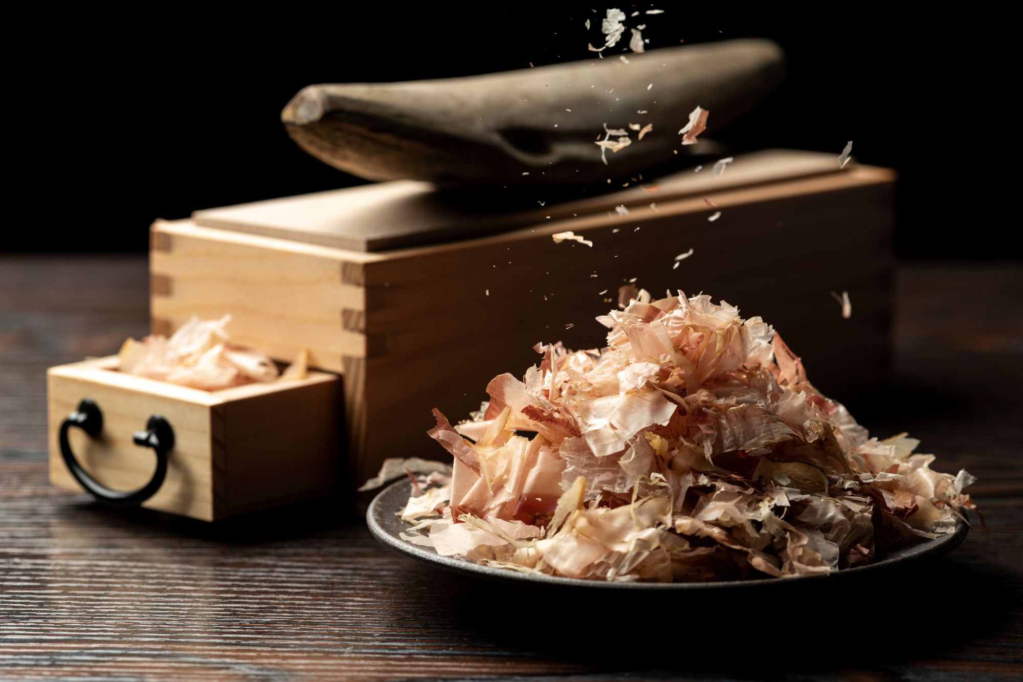 「好きなカツオ節の食べ方」おにぎり、冷や奴に圧倒的な差を付けた1位は相性抜群の料理|よろず〜ニュース