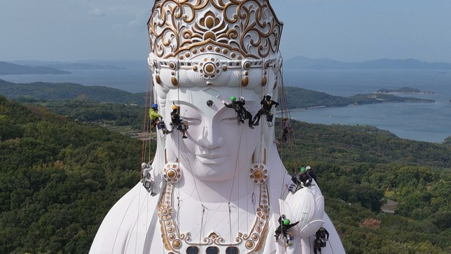 小豆島大観音の「お色直し」　建立30周年記念で表面を美しく塗り直し　香川
