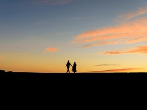 恋人との初めての旅行。サプライズのしおりは捨てられないまま