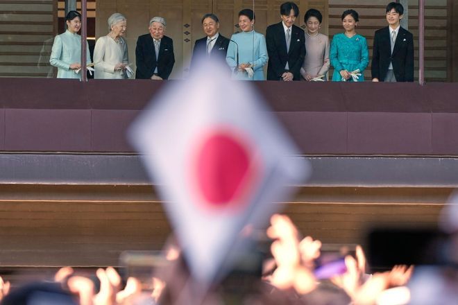 Japans unpopuläre Änderung des Kaiserhausgesetzes, die die Thronfolge ...