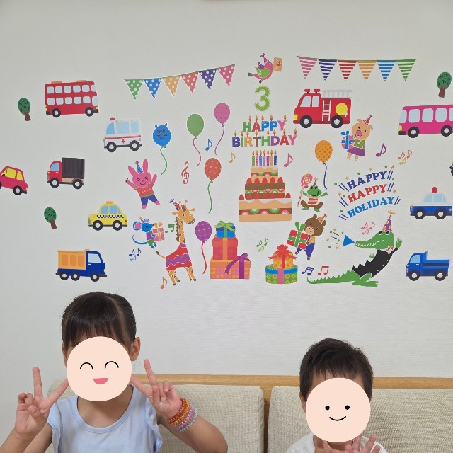 先日3歳を迎えた息子さんをお祝いする様子（提供：ぴぴこ☺︎ 7y👧+3y👦さん）※画像の一部を加工しています
