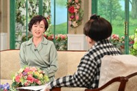 「徹子の部屋」に出演するキムラ緑子（左）と司会の黒柳徹子