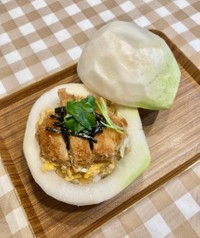 ジャイアンのカツ丼を見事に再現。刻み海苔や三つ葉まで完璧です（どまんナカぐらしさんTwitterより）