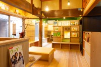 リノベーション後の様子。たくさんの本棚が作られた／U設計室（@u_sekkeishitsu）提供