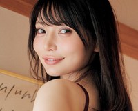 似鳥沙也加（撮影／彦坂栄治 ヘアメイク／エノモトマサノリ スタイリング／伊井田礼子）