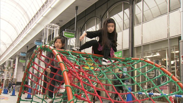 寒さを吹き飛ばせ！商店街でキッズフェスティバル　香川・高松市