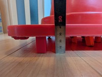 大きな装置が入りきらず…