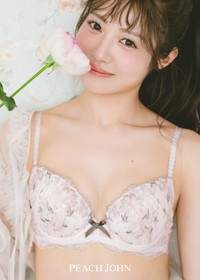 浅原凜さんが登場した「PEACH JOHN」夏の新作ランジェリーのビジュアル