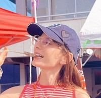 スザンヌさん（本人のインスタグラムから）※画像はトリミングしています