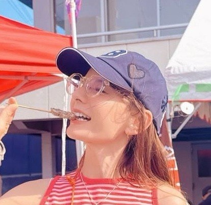 スザンヌさん（本人のインスタグラムから）※画像はトリミングしています