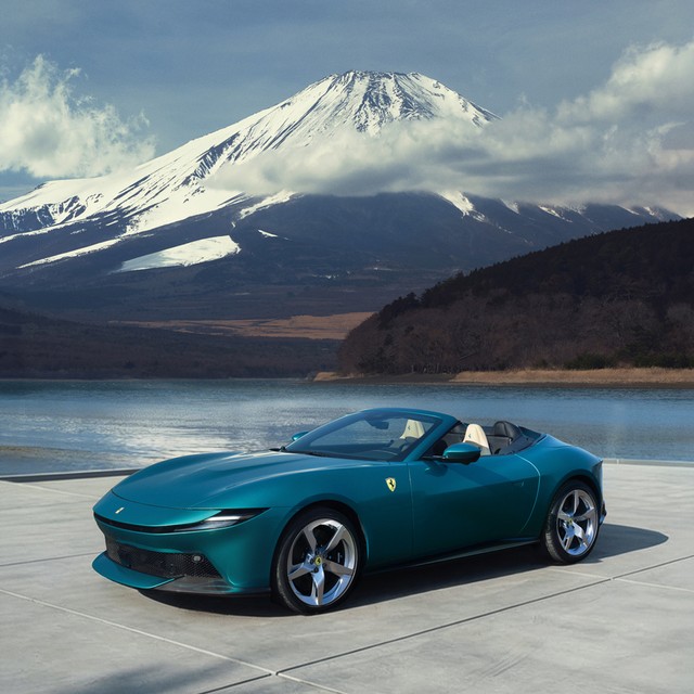 クーペの美しさをオープンタイプへコンバート。<br>四季の移ろいを五感で感じるドライブへ