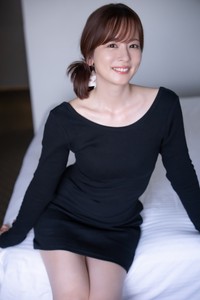 『皆藤愛子写真集 grazing』（撮影／根本好伸）より