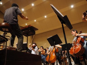 「演奏家はほとんどの時間を練習に捧げ、成長し続けなければならない」と先生は言った