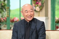 笑顔で語る高橋克実さん
