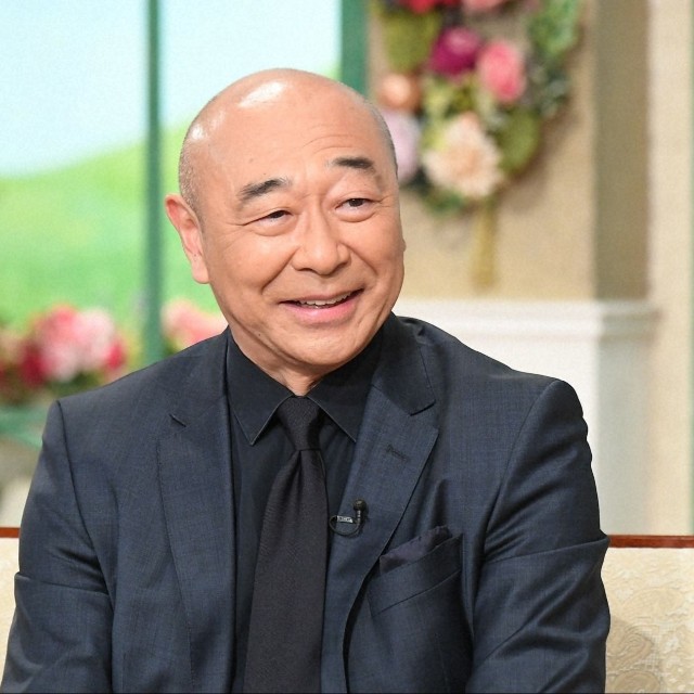 笑顔で語る高橋克実さん