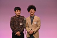 「M-1グランプリ2025」準決勝に出場したたくろう・赤木裕（左）ときむらバンドⓒM-1グランプリ事務局