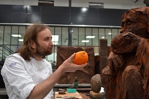 「チョコレートの芸術家」の異名を持つパトリック・ロジェ氏、こだわり語る