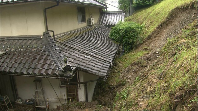 岡山県で大雨続く　高梁市で住宅の敷地に土砂（6日11時現在）