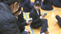 卒業間近の高校3年生に先生が魔法瓶贈るサプライズ