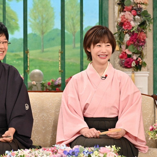 「徹子の部屋」    (右から)蝶花楼桃花、立川小春志＝テレビ朝日提供