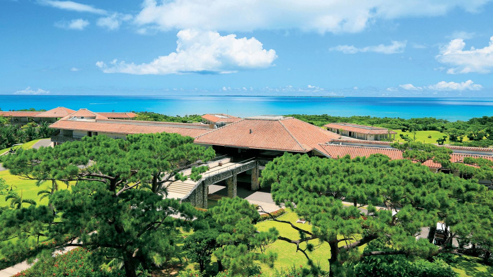 はいむるぶし<br>離島リゾートでかなえる至福のエクスペリエンス。