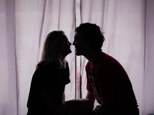 彼と夢見た巡礼旅行か一緒にいられる就労ビザか、「コロナ禍の試練」