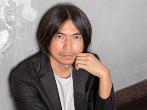 ふかわりょうさん「世の中と足並みがそろわない」インタビュー　さらけ出す、何者でもない自分