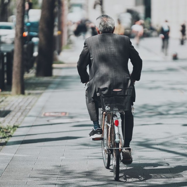 要支援2でも変わらない生活リズム。自転車に乗ることも父の日常の一部　※この画像はイメージです（beeboys/stock.adobe.com）