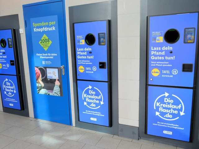 スーパーに並ぶ再生プラスチック　デポジットで回るドイツのリサイクル