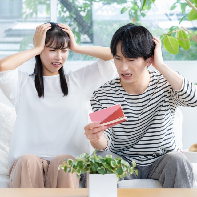なんでNISA貧乏になっちゃったの？　※画像はイメージです（softglow/photoAC）