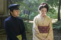 かつて傳（堤真一）や銀二郎（寛一郎）ととも訪れた清光院を、小谷とともに再び詣でたトキだったが… 　(C)NHK