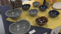 カレーを楽しむためのうつわを集めた展覧会