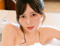 水瀬さらら（Jams Collection）1st写真集「水色の温度」（撮影：酒井貴弘）