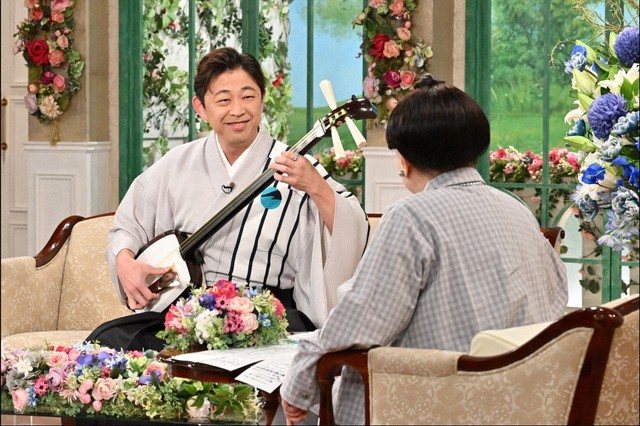 「徹子の部屋」 （右から） 黒柳徹子、上妻宏光＝テレビ朝日提供