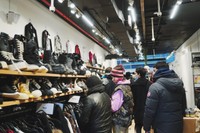 常ににぎわうニューヨーク・ソーホー店