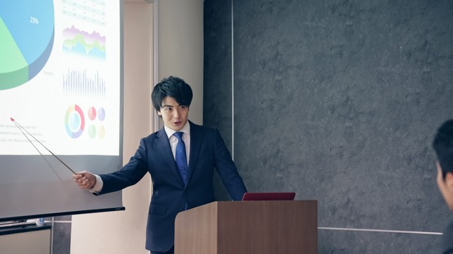 学会での発表　※画像はイメージです（metamorworks/stock.adobe.com）