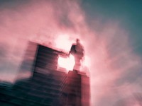 その恐怖は、毎晩訪れる。日々の物騒な現実と同じくらい怖いもの