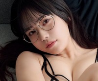 東雲うみ（撮影／土山大輔（TRON） ヘアメイク／塩田結香（JULLY） スタイリング／川上舞乃）