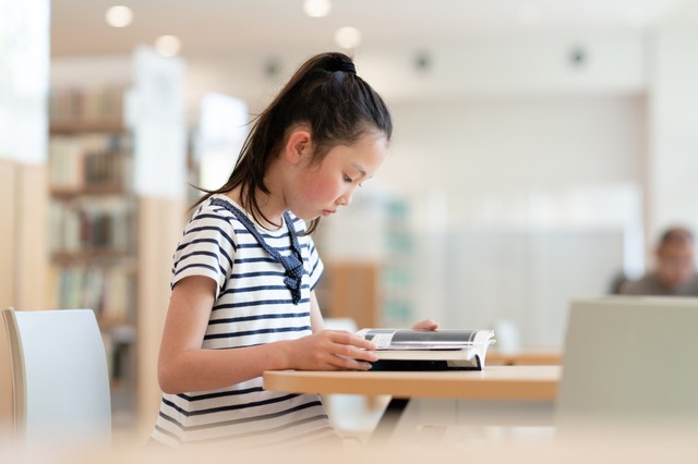 生成AI時代に「読書感想文」は必要か？　※画像はイメージです（hakase420/stock.adobe.com）