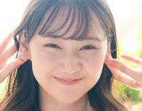 高井真菜写真集『高井です。～Another Edition～』より