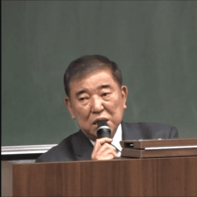 シンポジウムで持論を語る前首相の石破茂氏＝都内の専修大学神田キャンパス