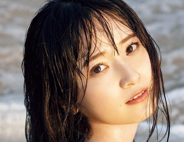 森戸知沙希さんの写真集「Co10r Moment」（撮影：西條彰仁）