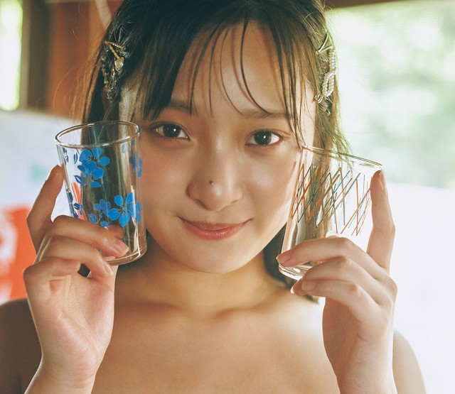 沢美沙樹「旬撮GIRL Vol.28」（扶桑社）より＝撮影／岡本武志 ヘアメイク／田森春菜（JULLY） スタイリング／設楽和代